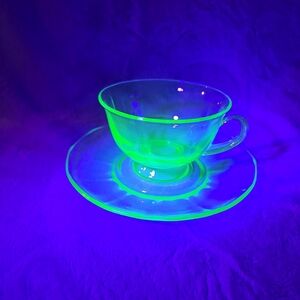 Vintage Fostoria Fairfax Uranium Tea Cup And Saucer Set‎